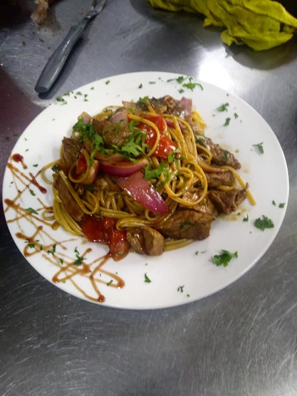 tallarín saltado